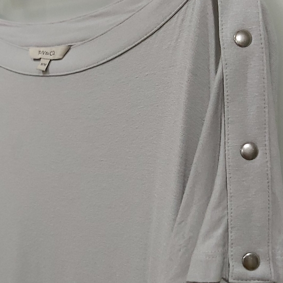 Grey top with drapey sleeves - Picture 3 of 3